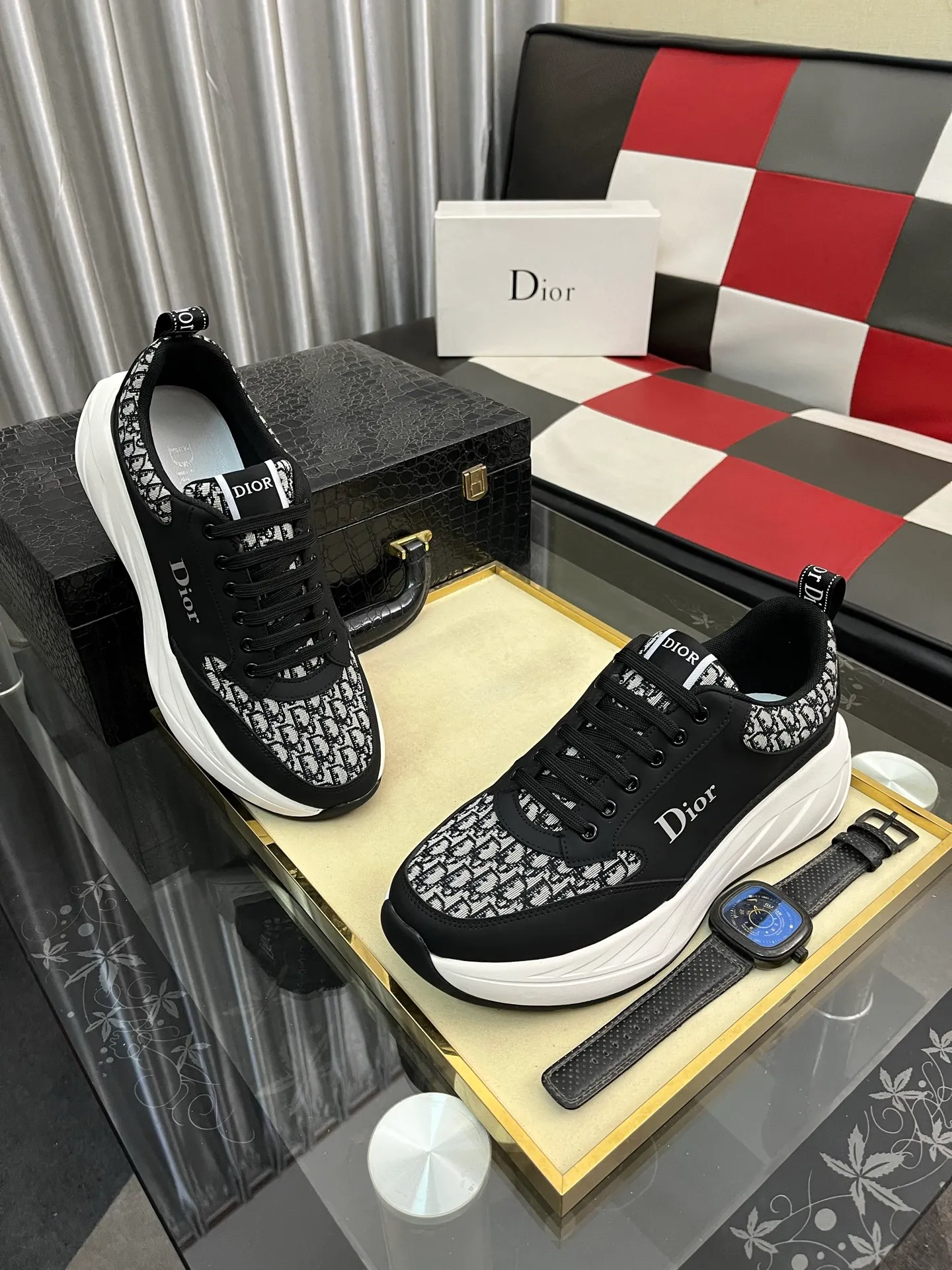 Ex-factory price: 438⌚️⌚️[Dior] Dior’s new men’s genuine leather casual shoes, the highest version on the market, any comparison is welcome🆚! The original leather has excellent texture and is super high-end! Fetal sheep net lining imported from Italy, removable pad! Luxurious materials and fine workmanship, highly recommended! Code number: 38-443️⃣Colors available